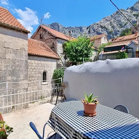 Adagio Apartman *